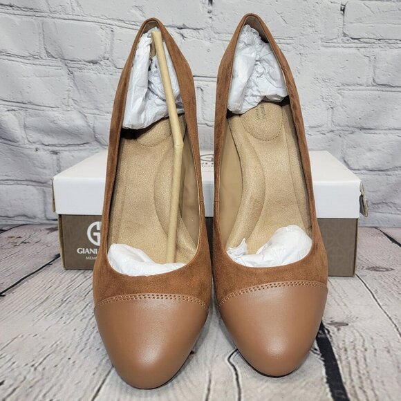 Giani Bernini Vincentt Wedge Pumps - Picture 1 of 7